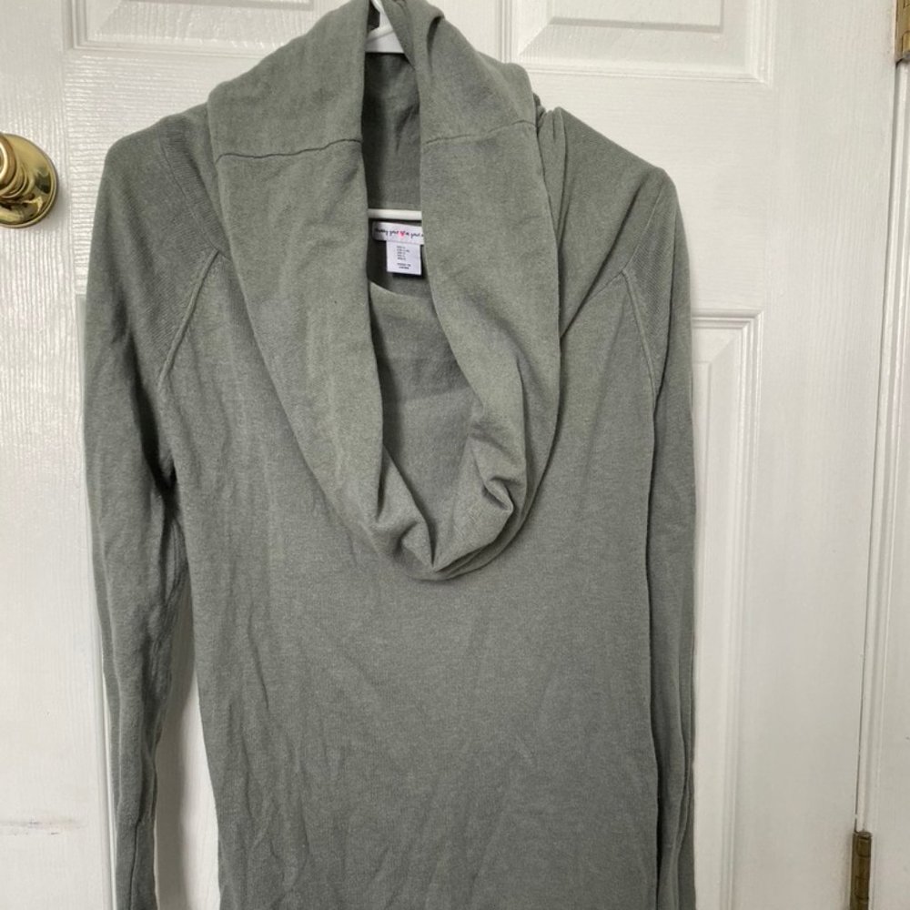Wearing your heart on your sleeve Size L